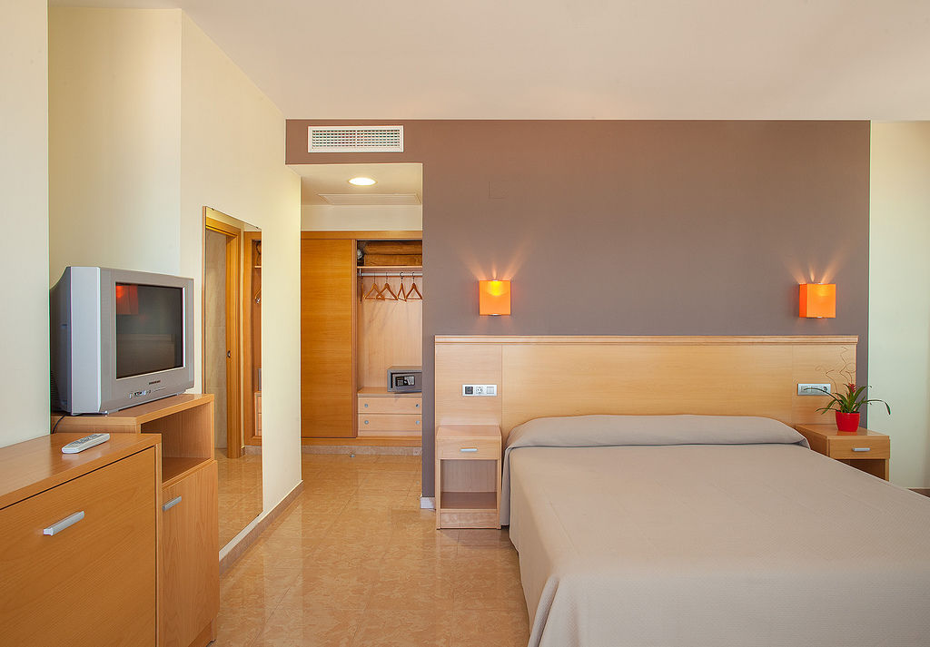 Hotel Rh Gijon & Spa Gandia Bagian luar foto