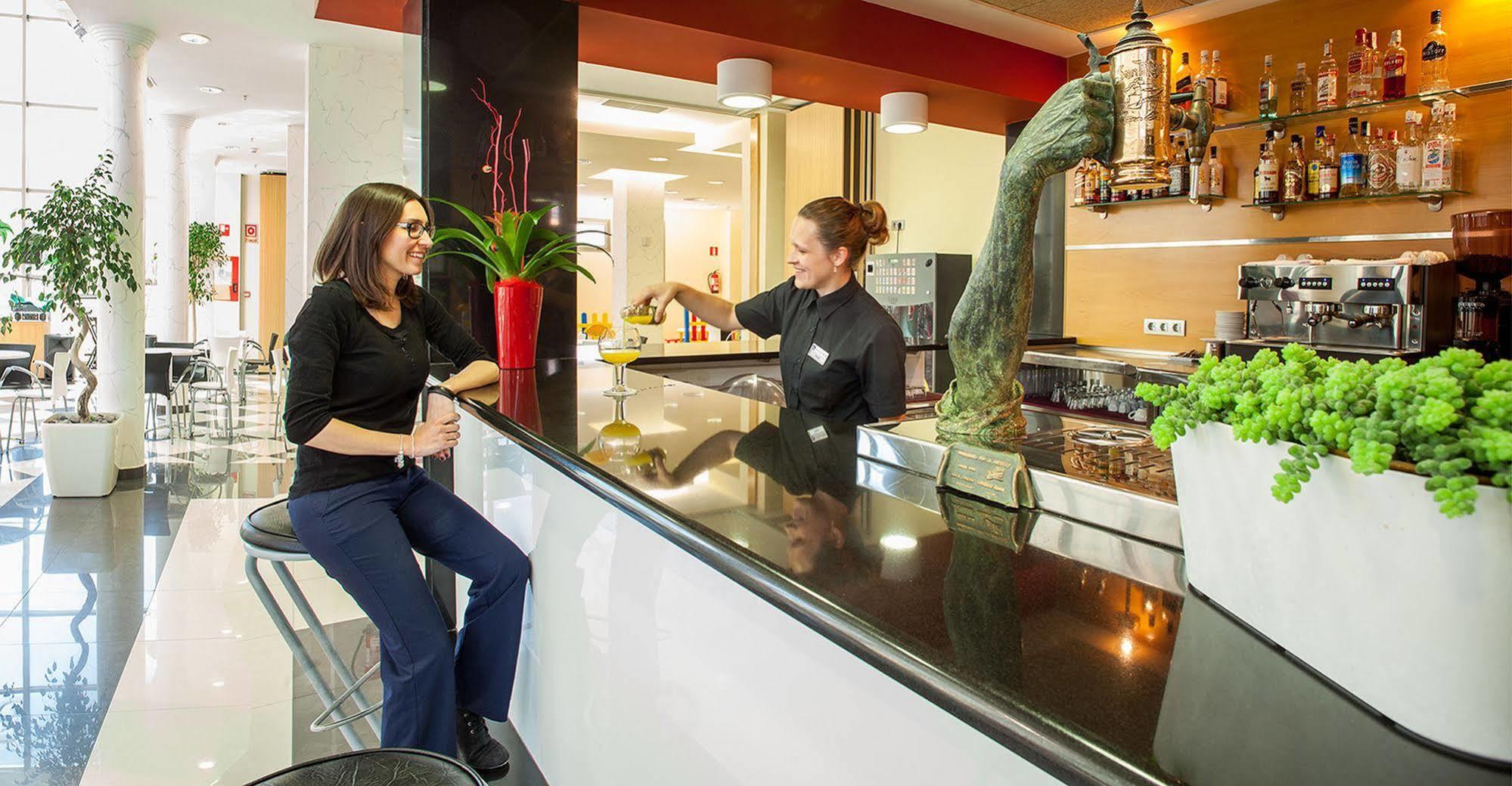 Hotel Rh Gijon & Spa Gandia Bagian luar foto